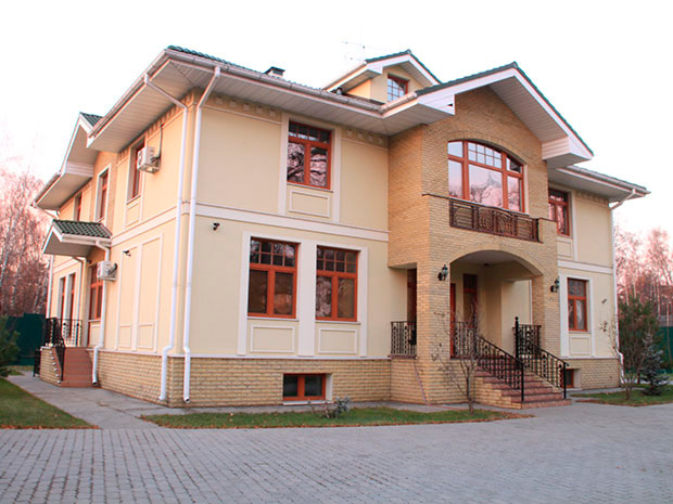 Современный просторный дом